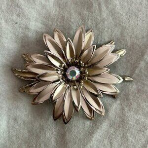 1960's Large Daisy Brooch